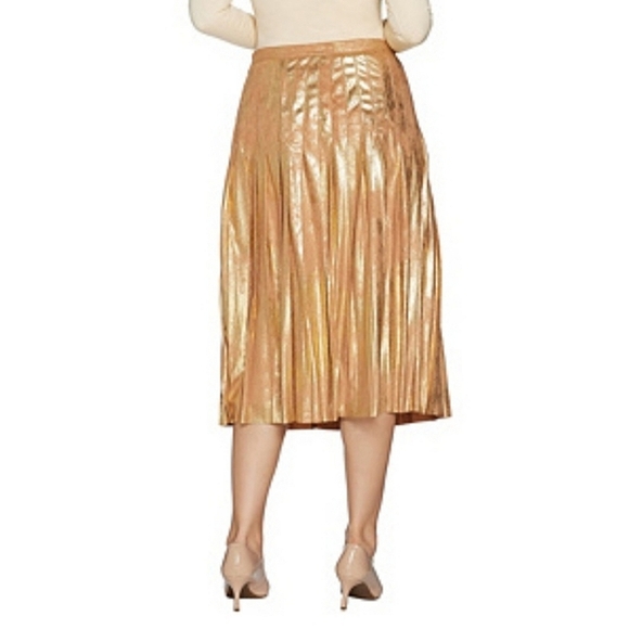 🎉9xHP🎉 ✨ NWOT Metallic Gold Faux Suede Pleated Midi Skirt - Picture 2 of 6